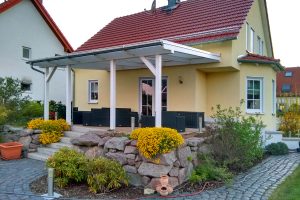 Terrassenüberdachung mit Doppelstegplatten